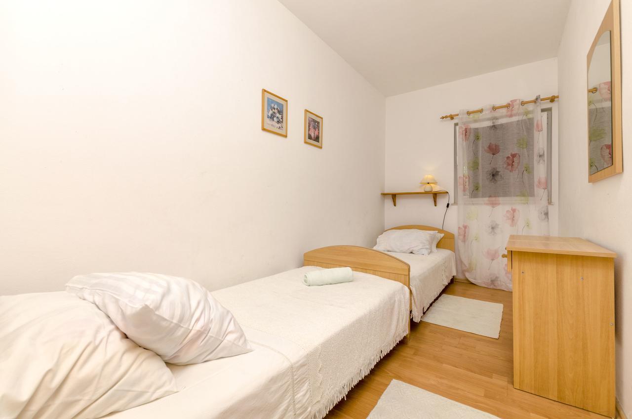 Apartments Helena Иван-Долац Экстерьер фото