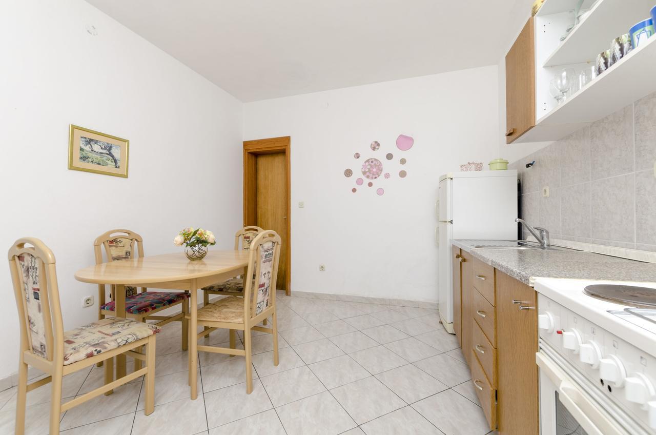 Apartments Helena Иван-Долац Экстерьер фото